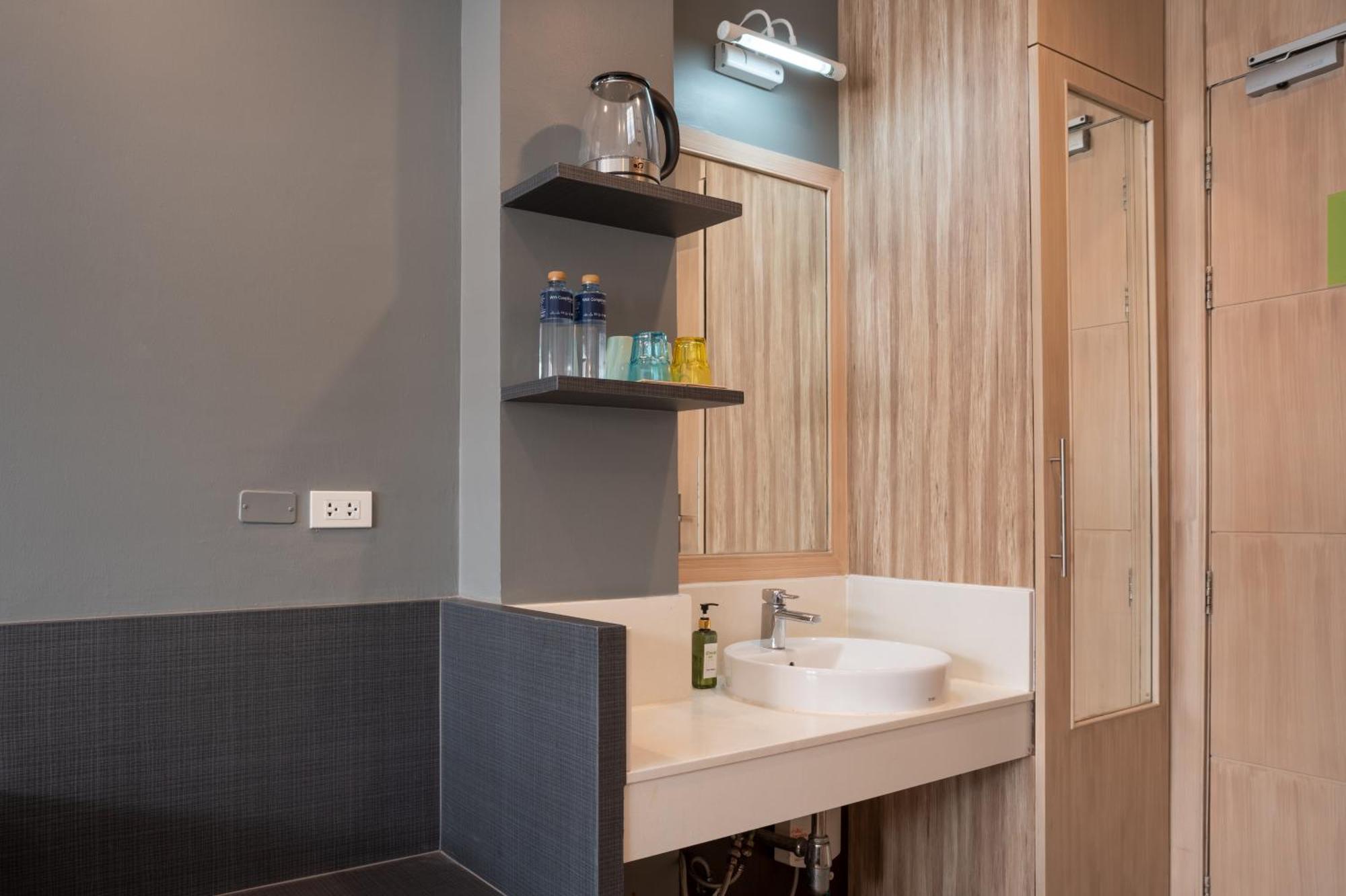 Icheck Inn Gems Center Silom Bangkok Zewnętrze zdjęcie