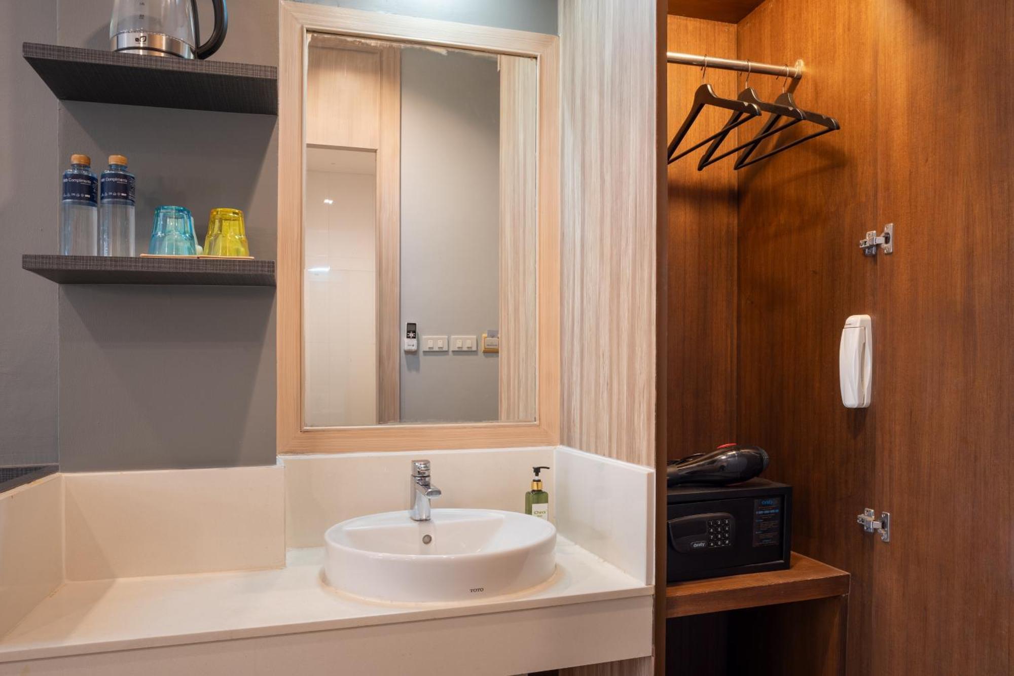 Icheck Inn Gems Center Silom Bangkok Zewnętrze zdjęcie