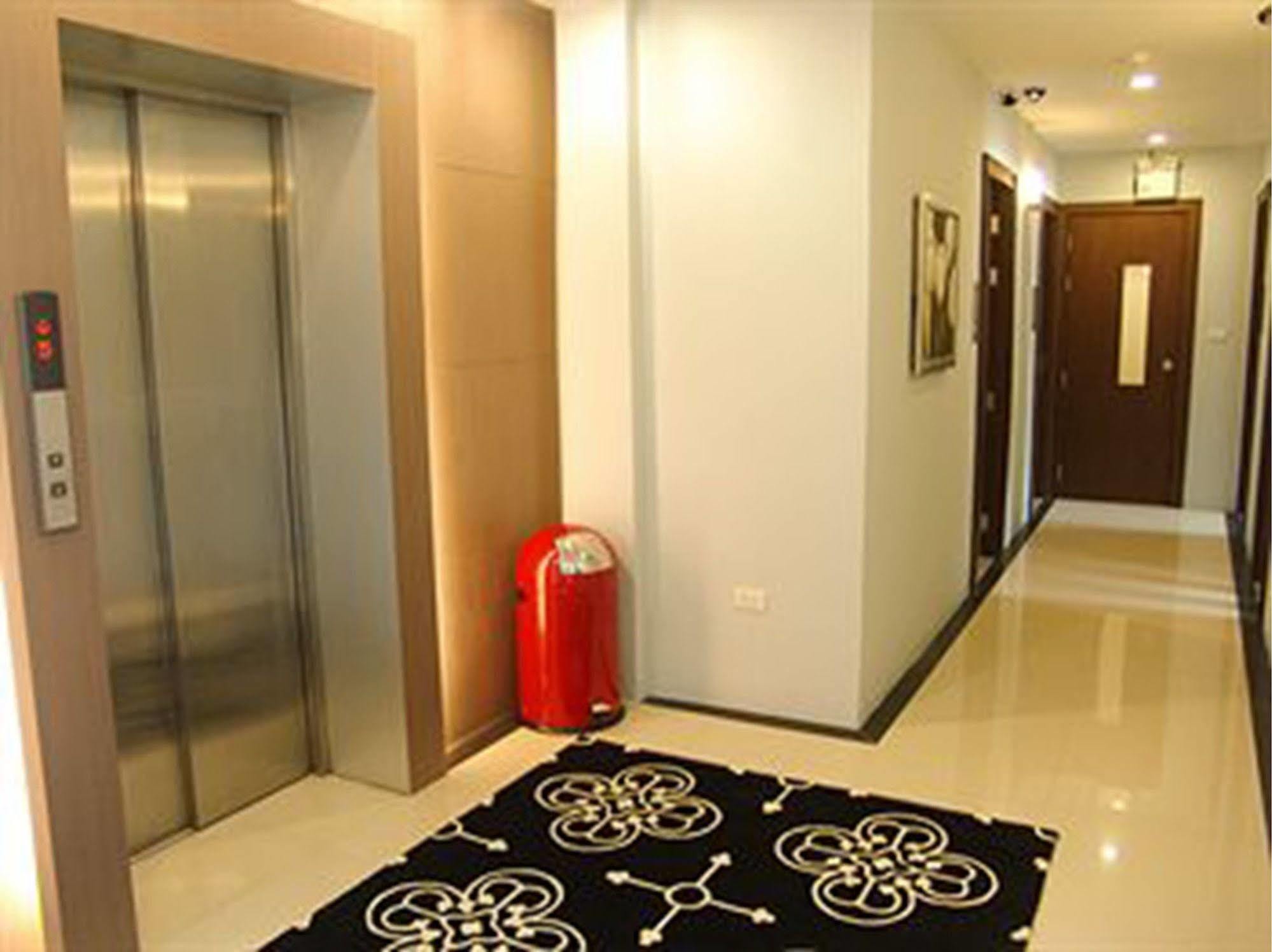 Icheck Inn Gems Center Silom Bangkok Zewnętrze zdjęcie